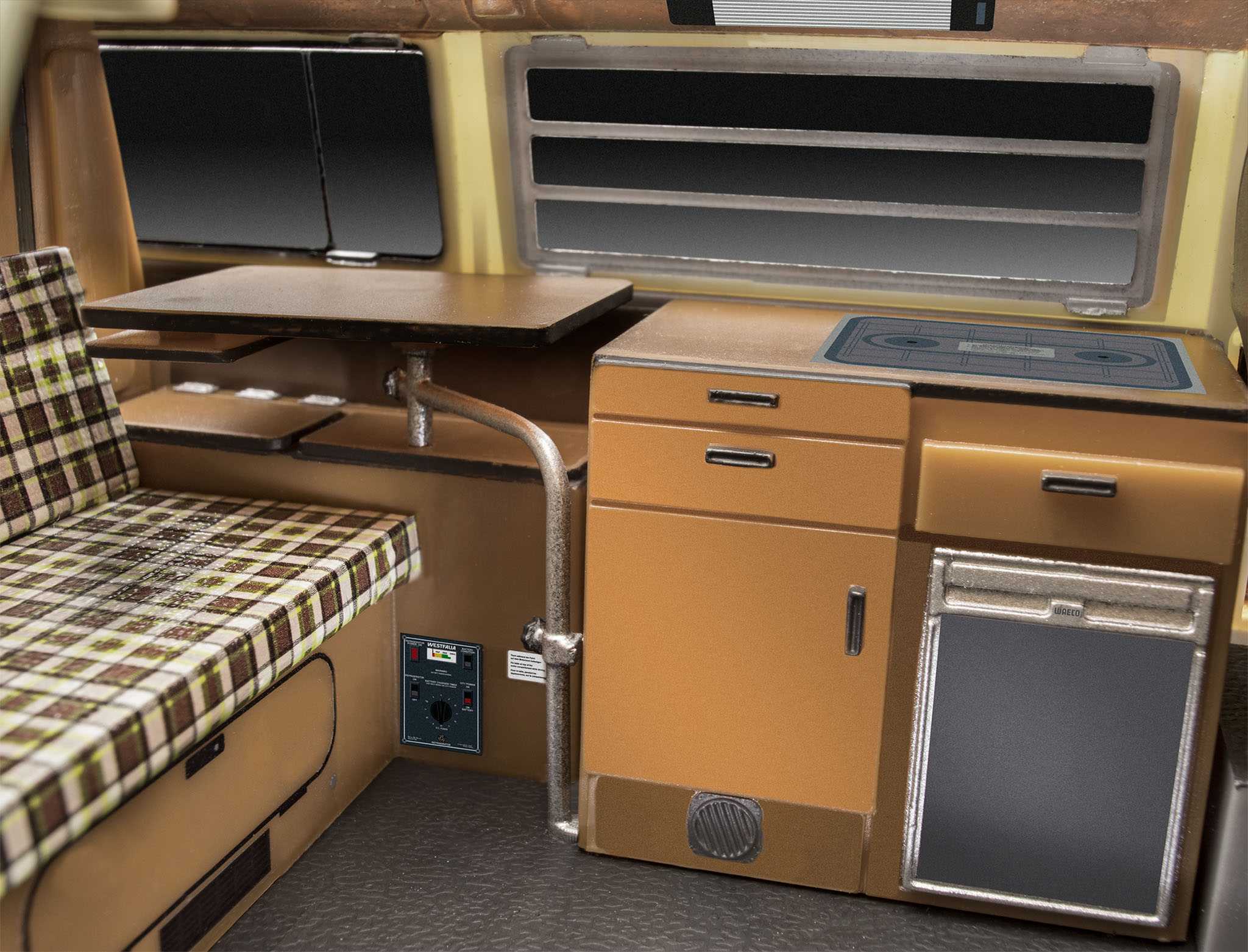 EasyClick auto 07676 - VW T2 Camper (1:24)