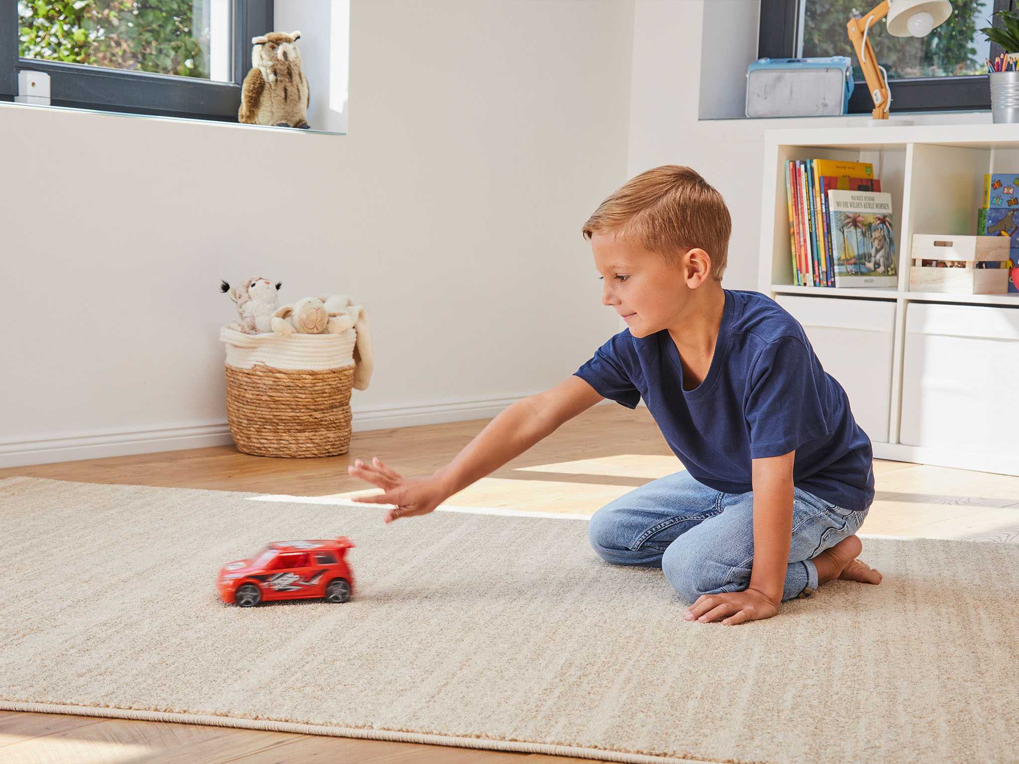 First Construction auto 00910 - Pull Back Rallye Car (červené) (1:20)