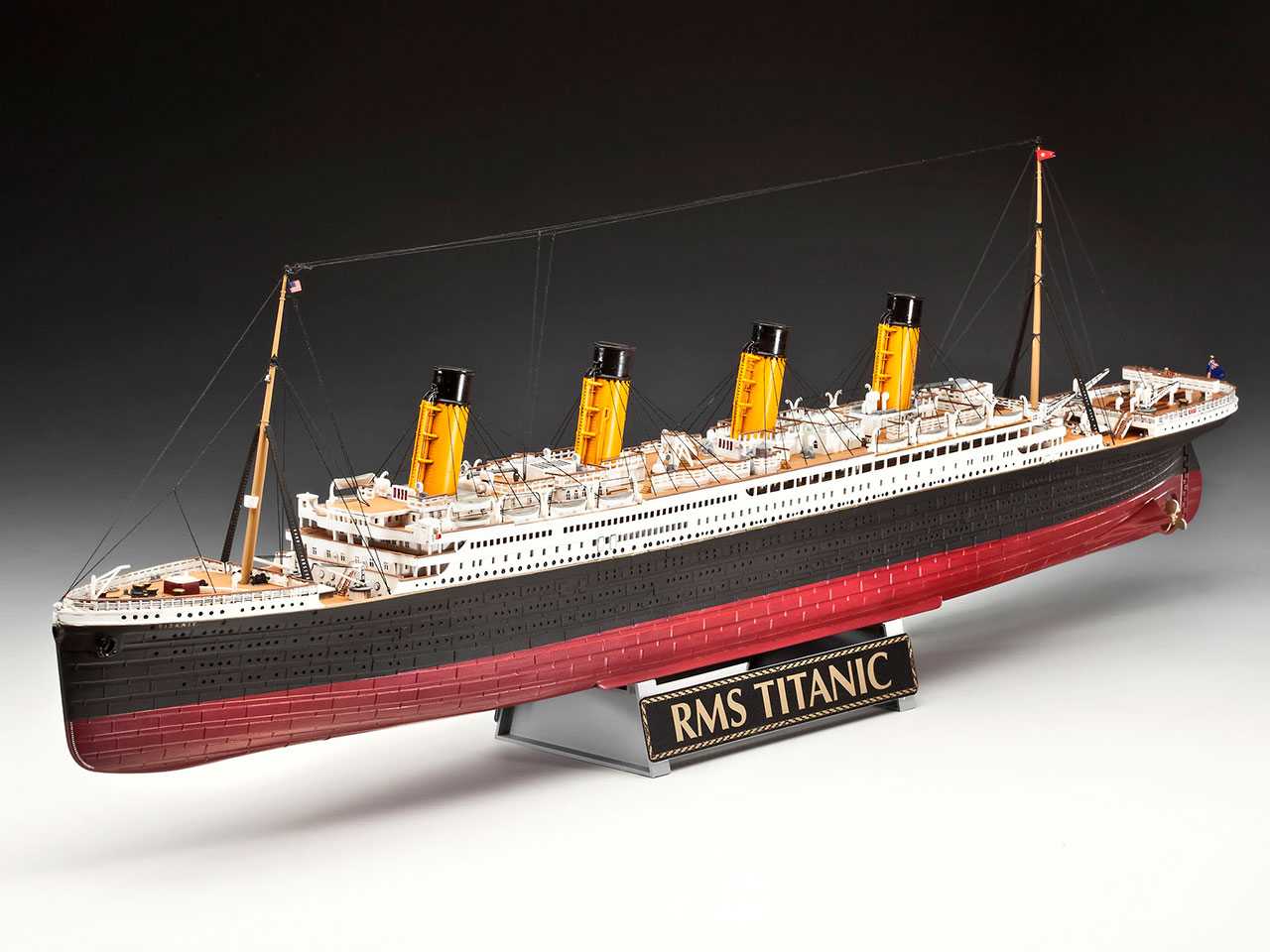 Gift-Set 05715 - R.M.S. Titanic - 100th anniversary edition (1:400)