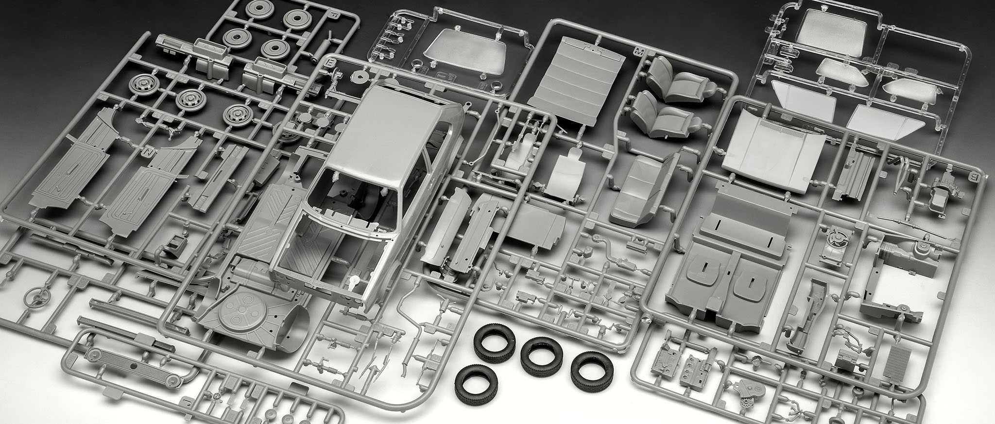 Gift-Set auto 05623 - Golf 1 GTi (50th Anniversary) (1:24)