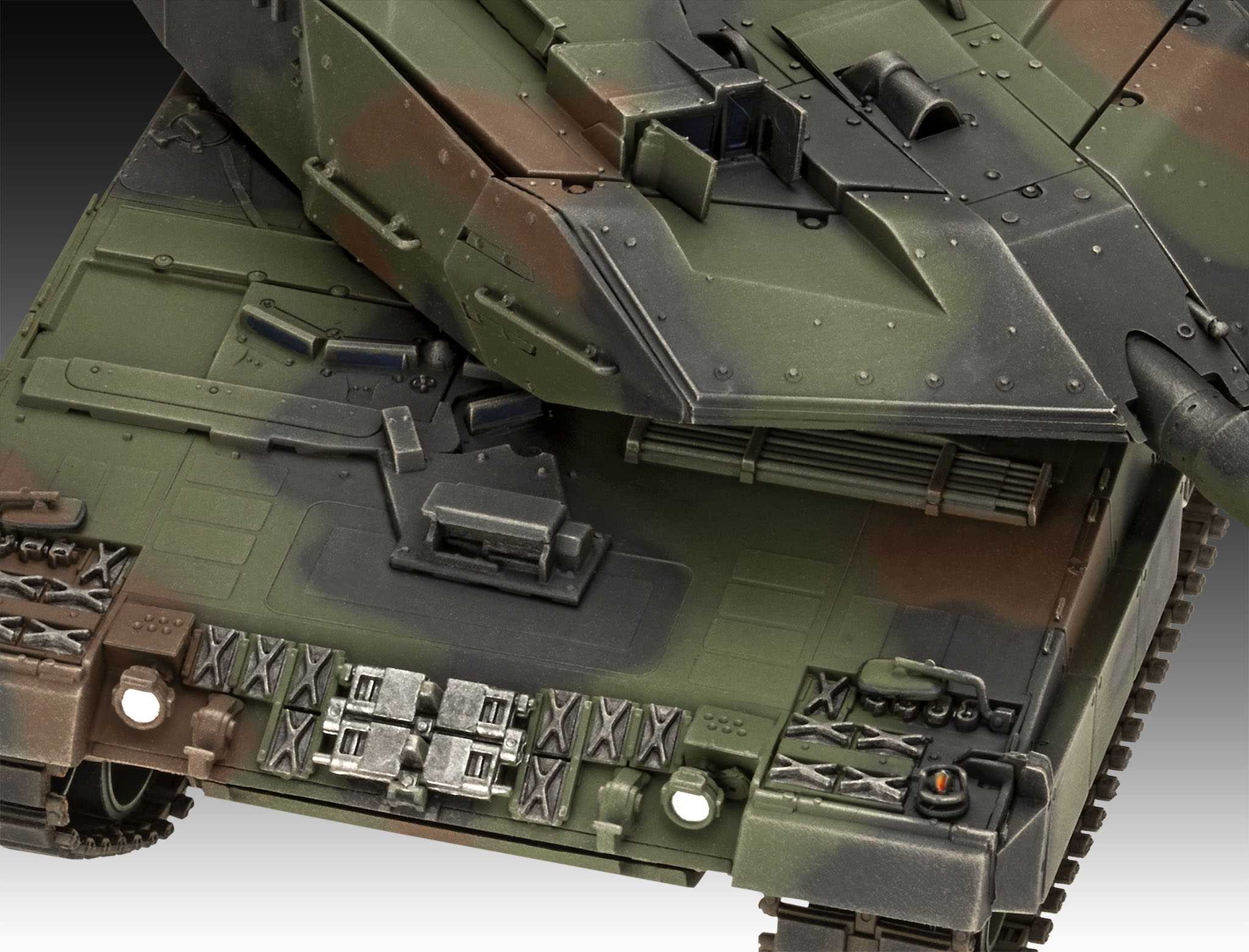 Gift-Set tank 05631 - 70 Years Bundeswehr: Leopard 2 A6A2 (Exclusive Edition) (1:35)
