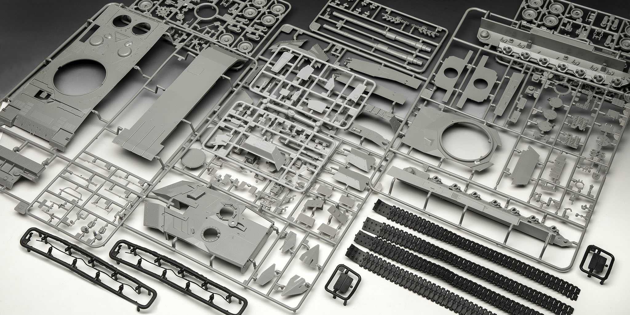 Gift-Set tank 05631 - 70 Years Bundeswehr: Leopard 2 A6A2 (Exclusive Edition) (1:35)