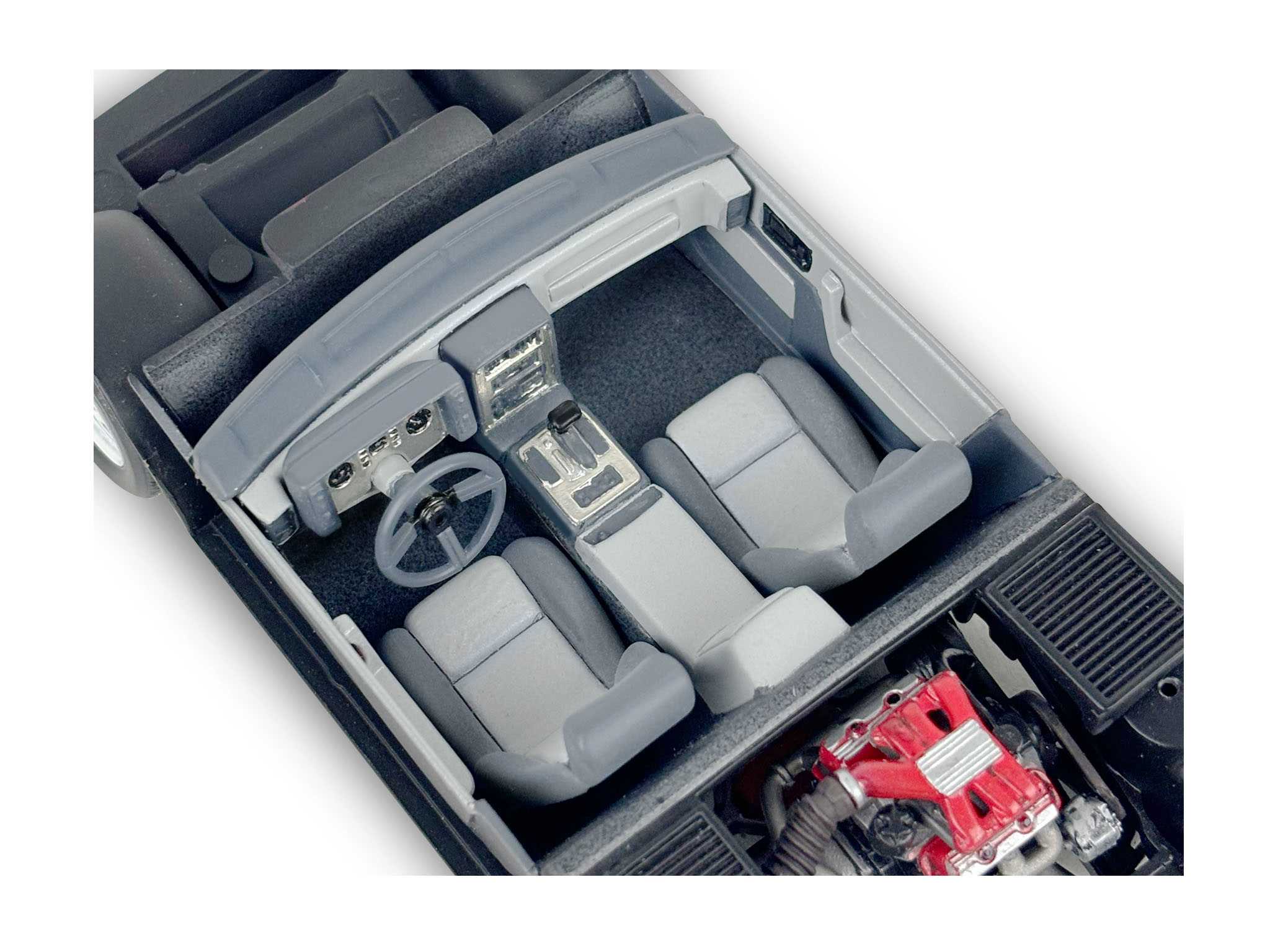 Plastic ModelKit MONOGRAM auto 4573 - 1985 Fiero GT (1:24)