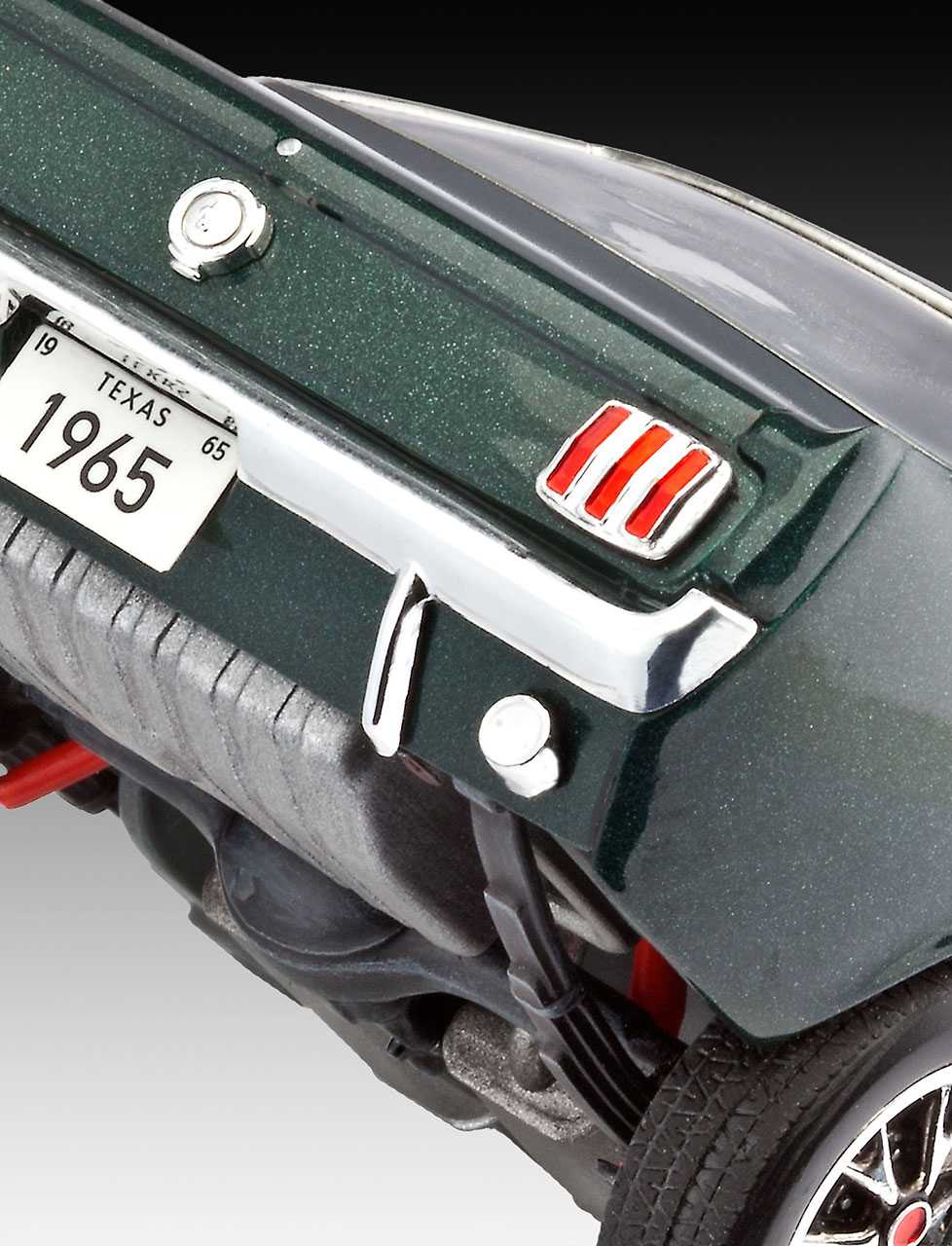Plastic ModelKit auto 07065 - 1965 Ford Mustang 2+2 Fastback (1:25)