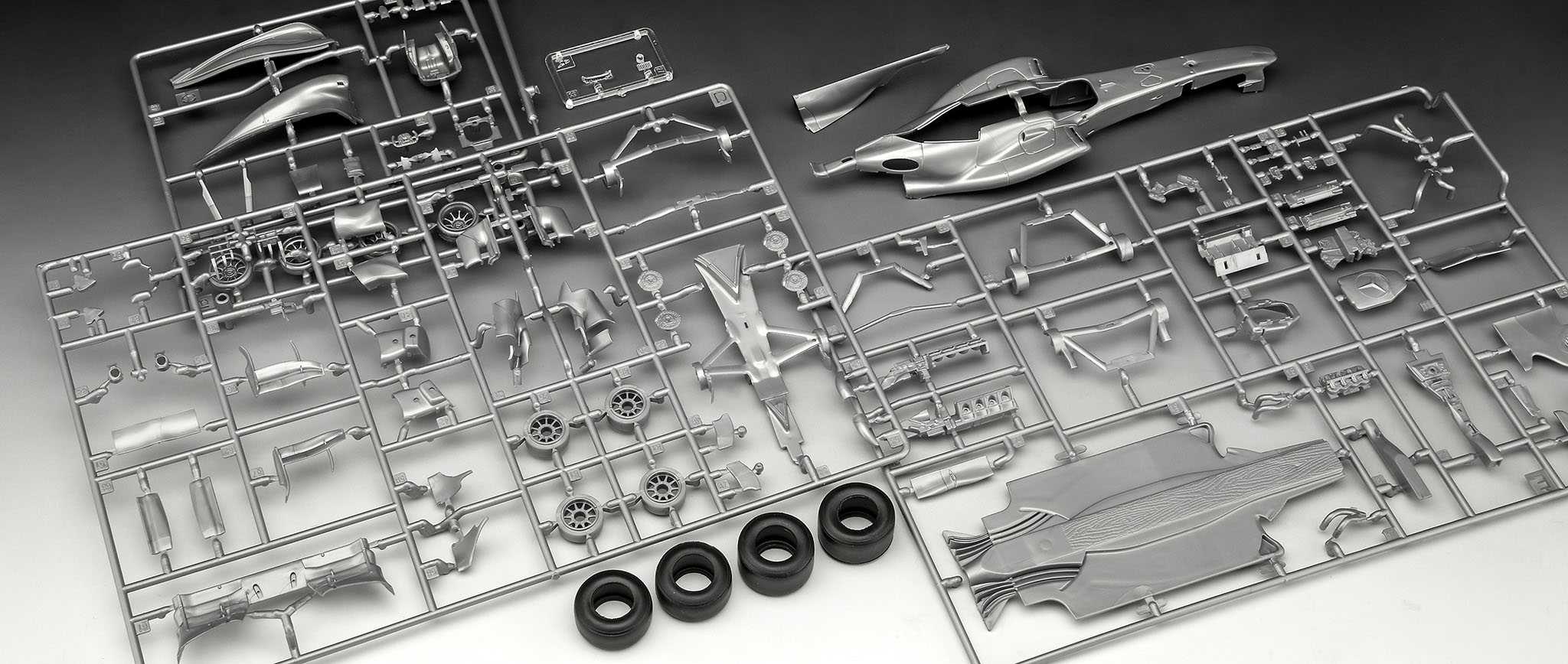Plastic ModelKit auto 07096 - Vodafone McLaren Mercedes MP4-25 "L.Hamilton" (1:24)