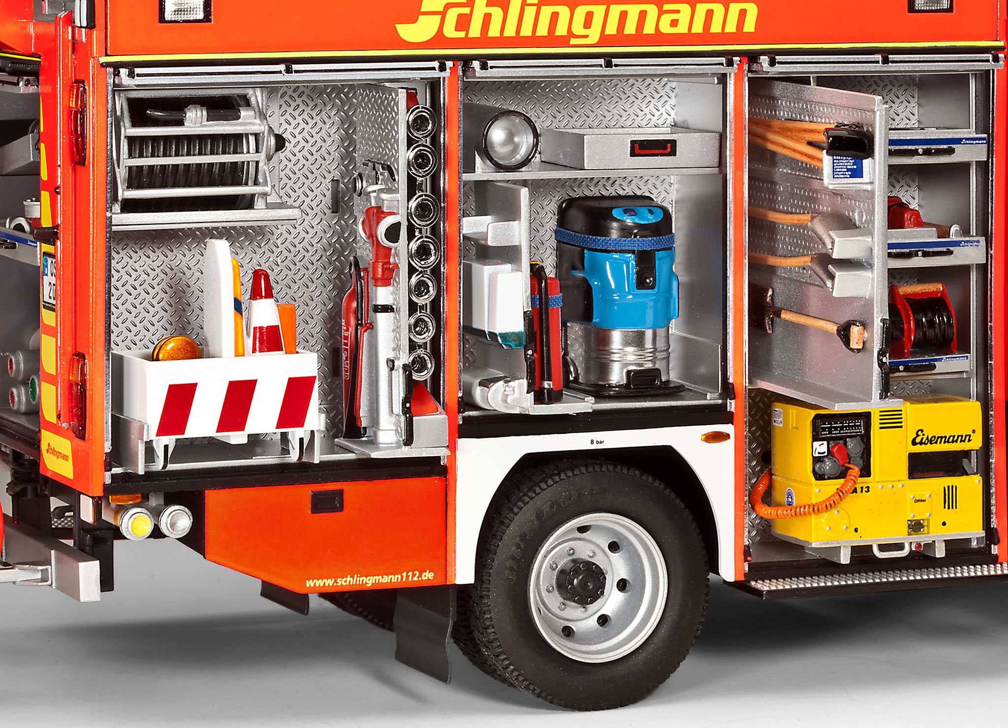 Plastic ModelKit auto 07404 - Schlingmann LF20/16 Mercedes Benz Atego 1529 AF (1:24)