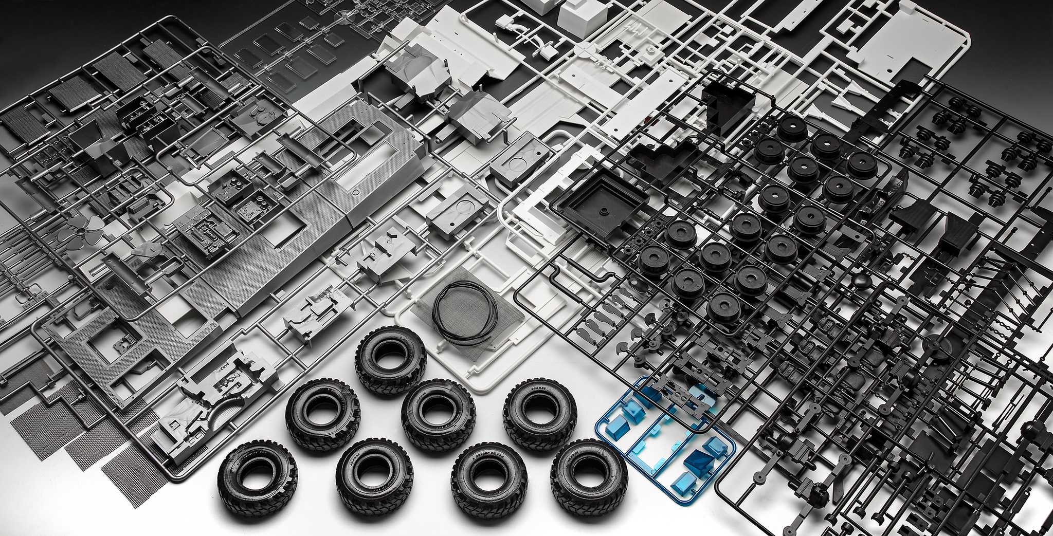 Plastic ModelKit auto 07747 - GFLF Simba 8x8 (1:24)