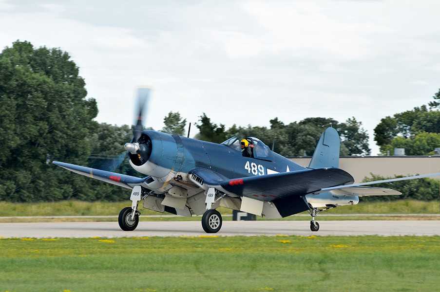 Plastic ModelKit letadlo 04781 - Vought F4U-1D Corsair (1:32)