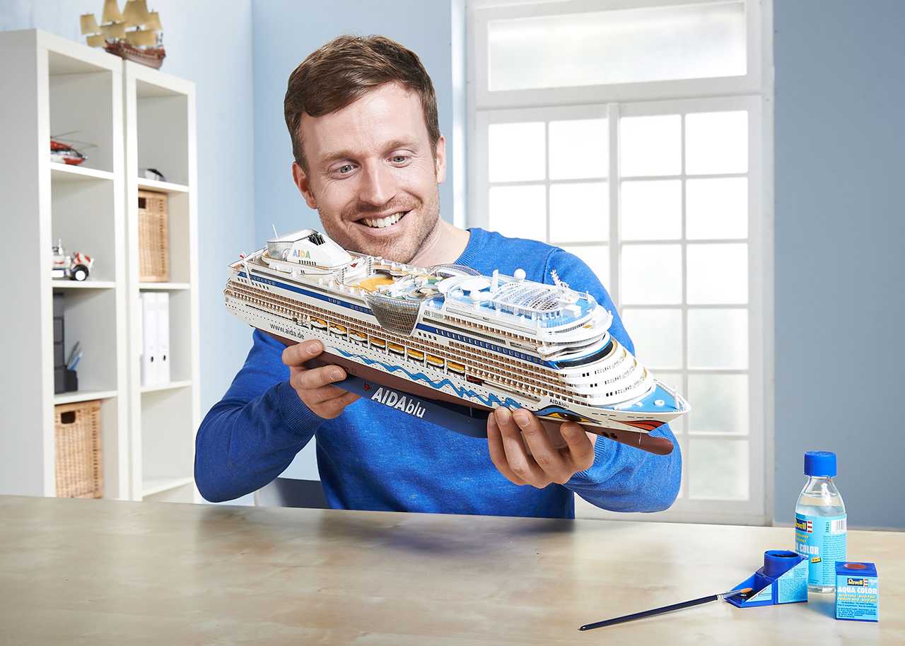 Plastic ModelKit loď 05230 - AIDAblu, sol, mar, stella (1:400)