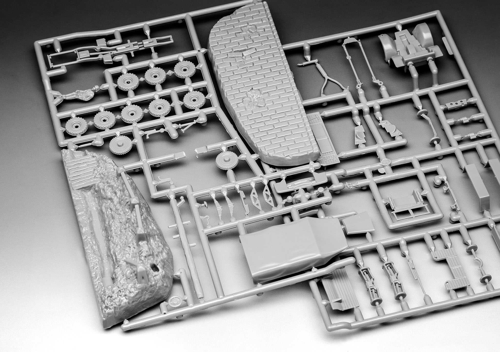 Starter Kit military 73344 - Krupp Protze KFZ 69 with 3,7cm Pak (1:76)