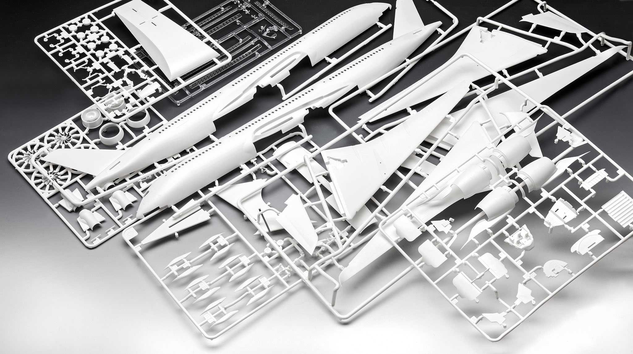 Gift-Set letadlo 05612 - A350-900 - Lufthansa (100th Anniversary) (1:144)
