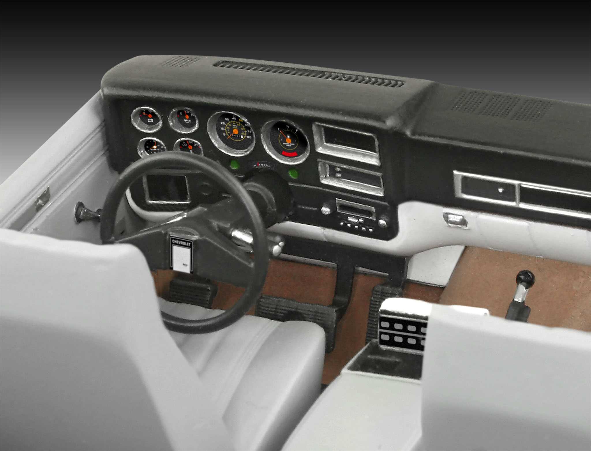 ModelSet STRANGER THINGS auto 67724 - 1985 Chevrolet K5 Blazer (1:25)