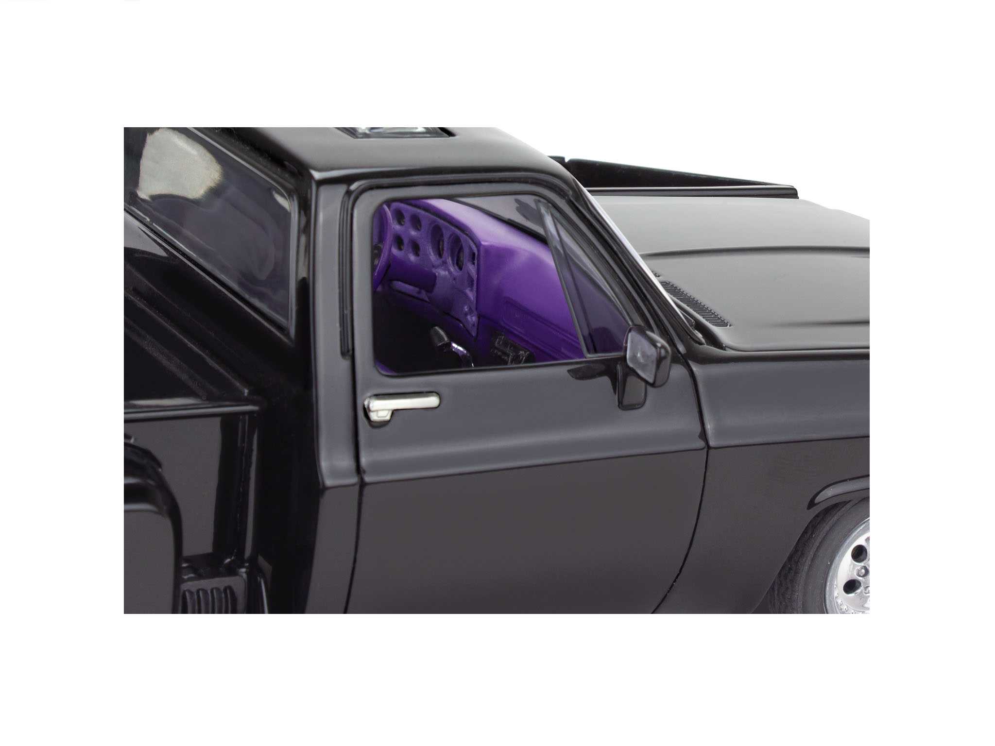 Plastic ModelKit MONOGRAM auto 4552 - 76 Chevy Squarebody Street Truck (1:24)