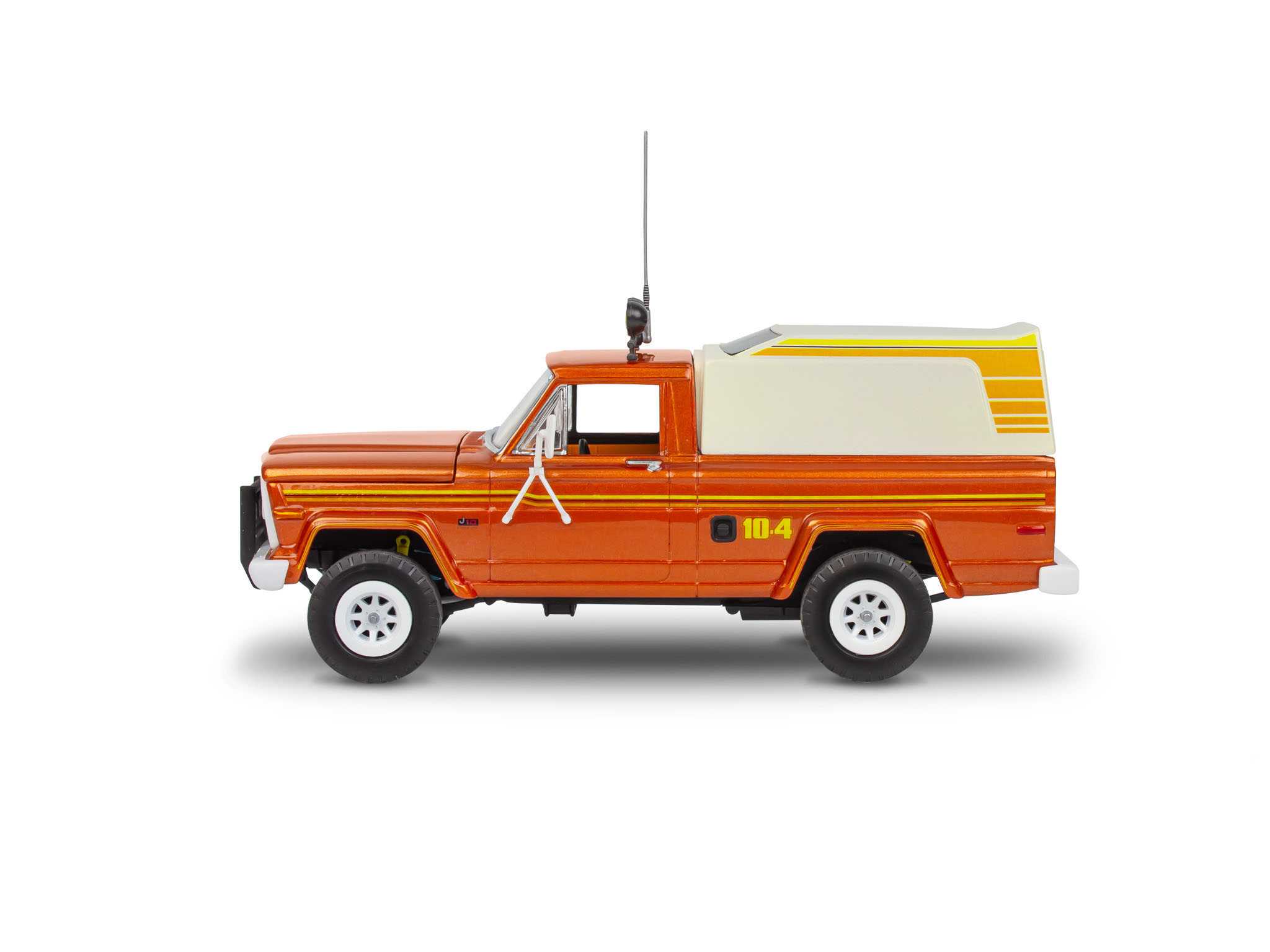 Plastic ModelKit MONOGRAM auto 4568 - Jeep J-10 pickup with camper (1:24)