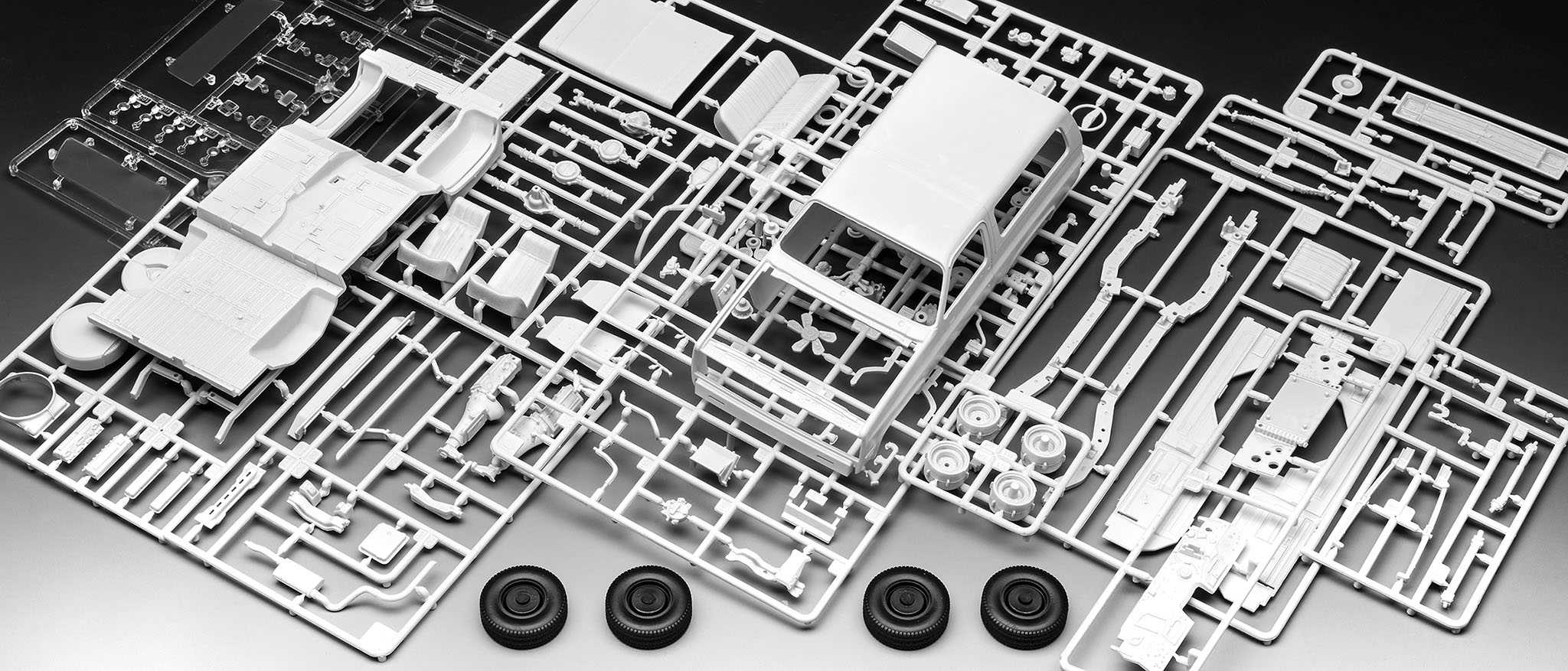 Plastic ModelKit STRANGER THINGS auto 07724 - 1985 Chevrolet K5 Blazer (1:25)