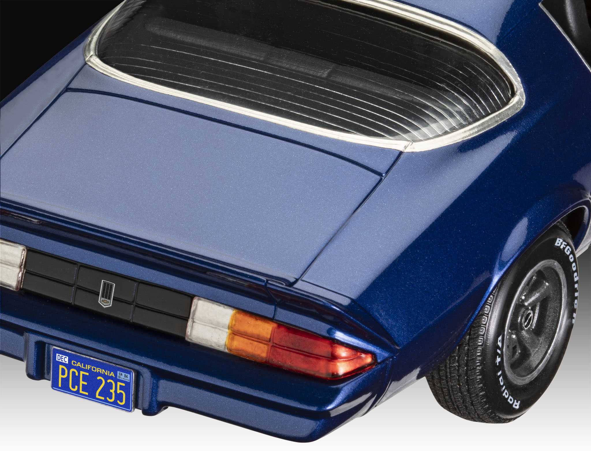 Plastic ModelKit STRANGER THINGS auto 07728 - Chevy Camaro Z/28 (1:24)