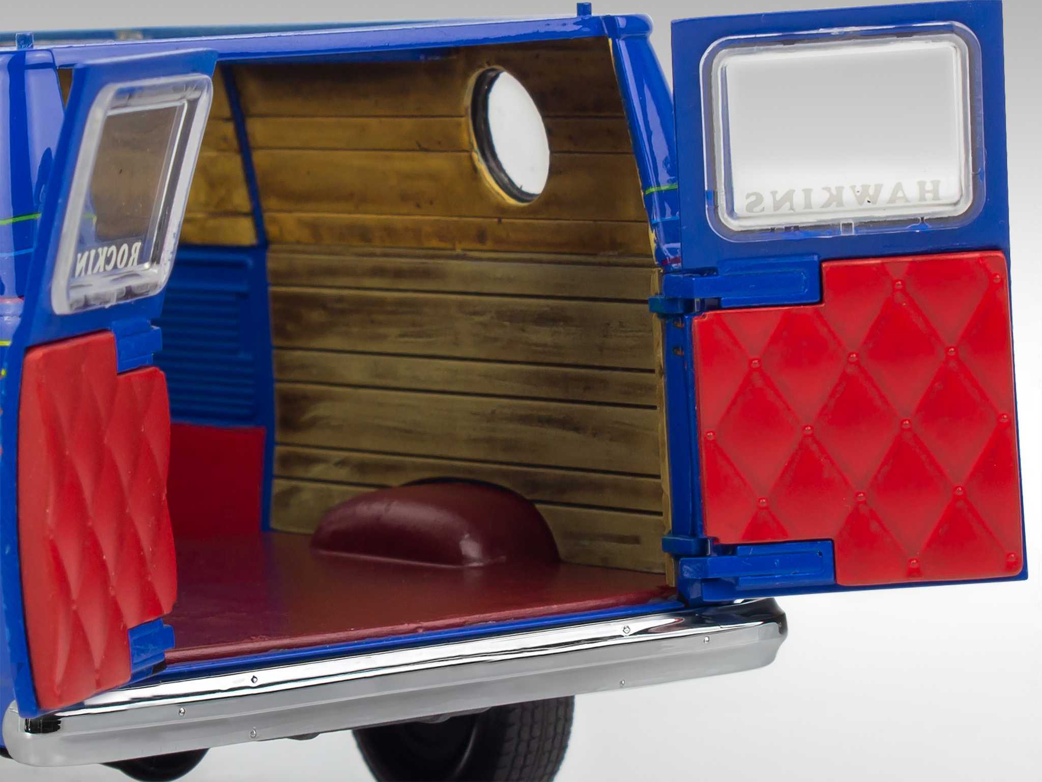 Plastic ModelKit STRANGER THINGS auto 07732 - GMC® WSQK Squawk Van (1:25)