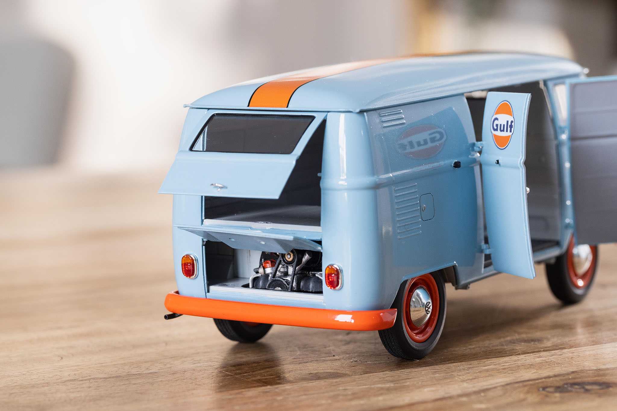 Plastic ModelKit auto 07726 - VW T1 panel van (Gulf Decoration) (1:24)
