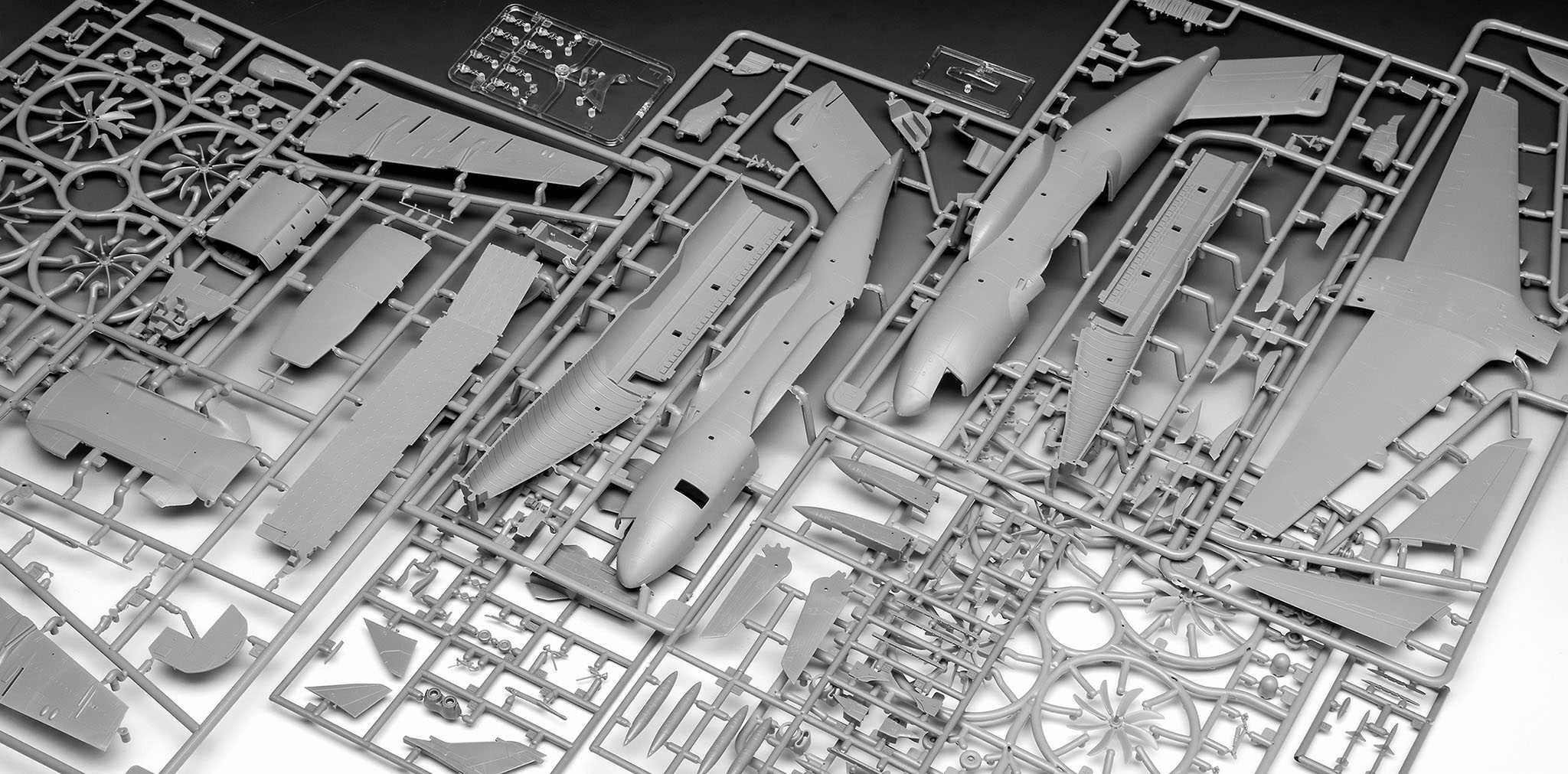 Plastic ModelKit letadla 03789 - Air Defender (1:144)