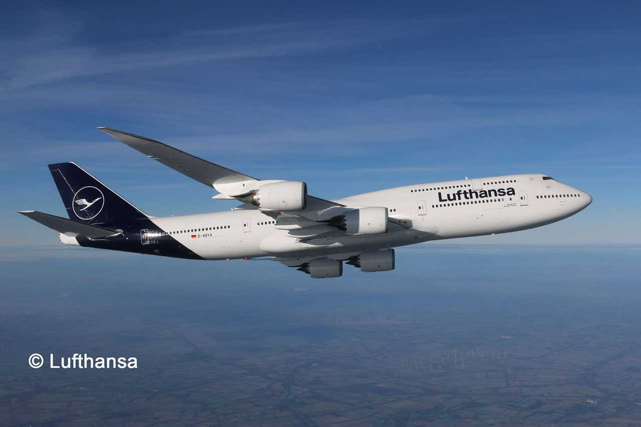 Plastic ModelKit letadlo 03891 - Boeing 747-8 Lufthansa "New Livery" (1:144)