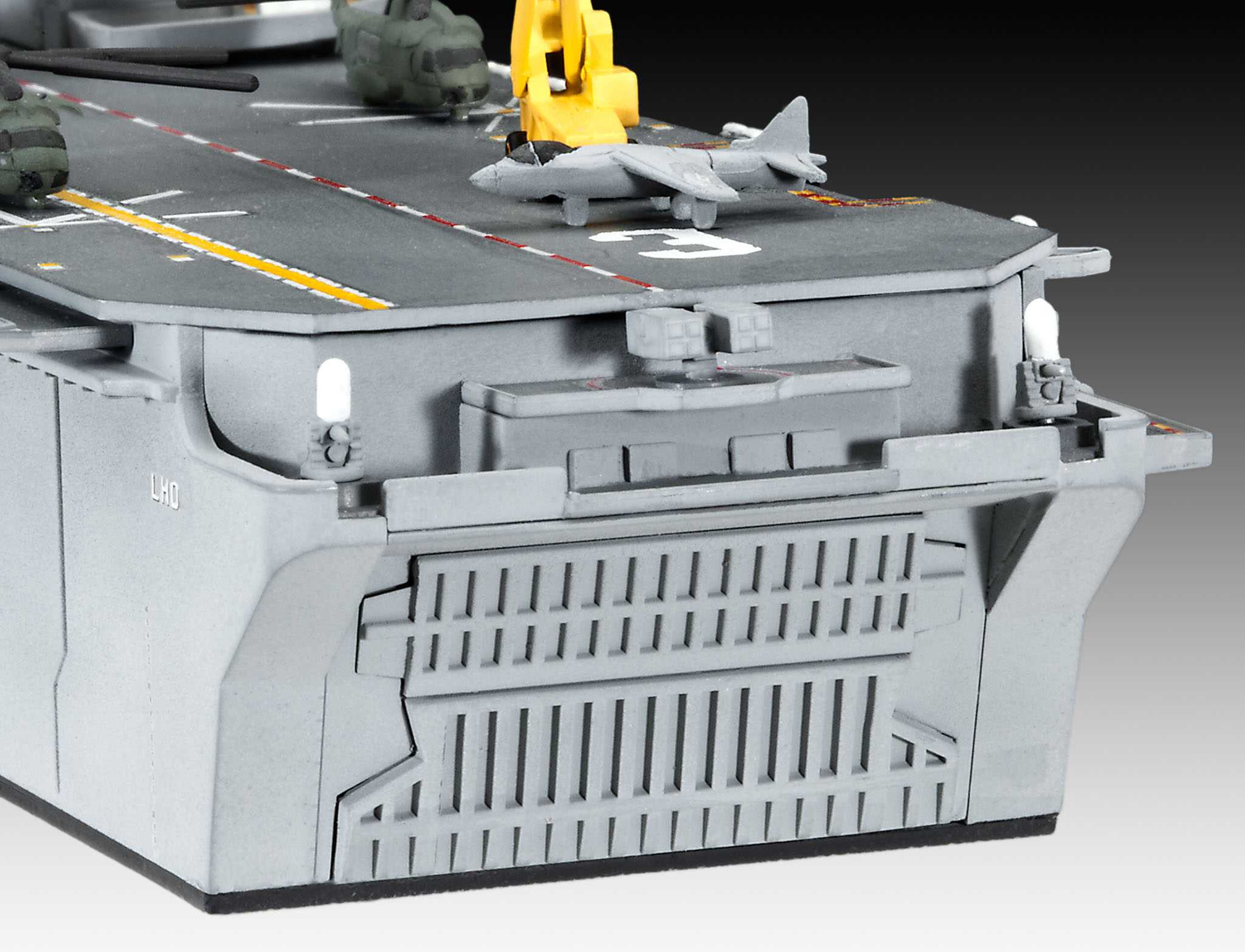 Plastic ModelKit loď 05178 - Assault Carrier USS WASP CLASS (1:700)