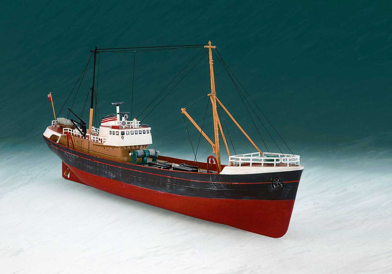 Plastic ModelKit loď 05204 - Northsea Fishing Trawler (1:142)